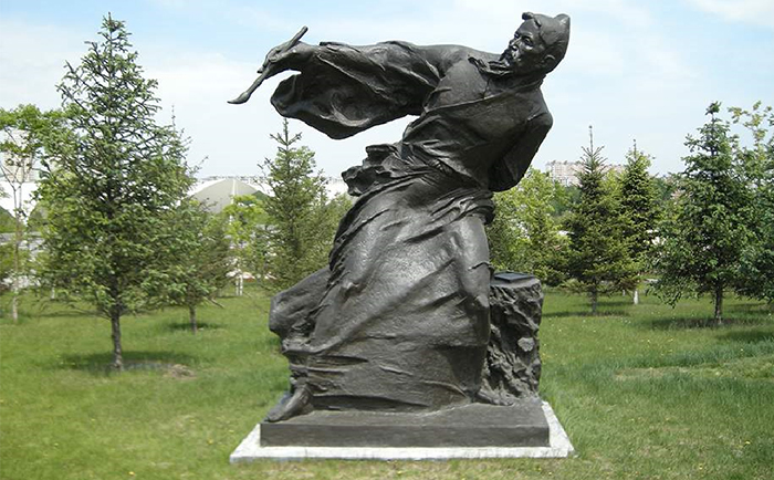 銅雕塑工藝品生銹了怎么辦？