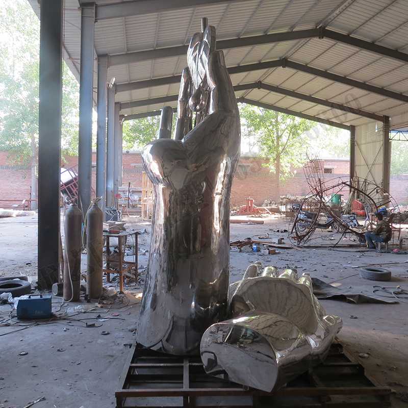 水滴主題不銹鋼雕塑，雙手不銹鋼雕塑，手托水滴景觀雕塑