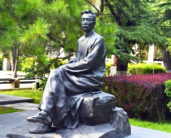 不同場景放置銅雕塑的意義是什么？